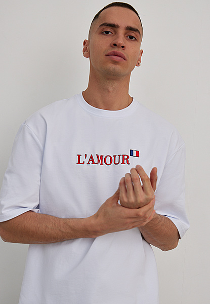 Белая футболка L'amour